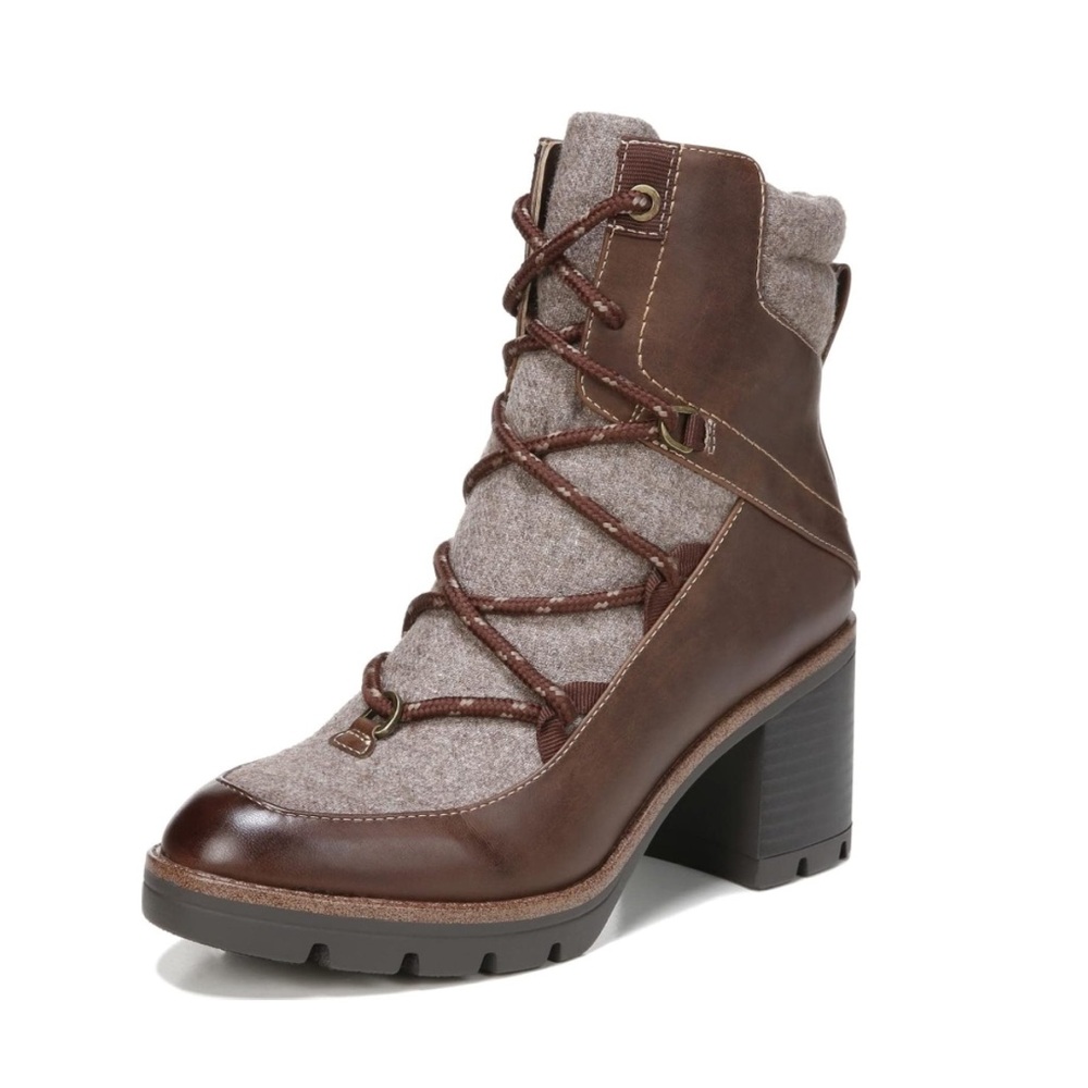 Naturalizer Women's Madie Lace-Up Ankle Boot